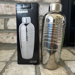 Bed Bath & Beyond - Stainless Steel Cocktail Shaker